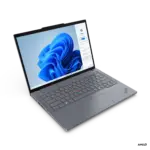 Vue de face du Lenovo ThinkPad T14 Gen 5 avec son écran allumé – un PC portable fiable et performant pour les professionnels.