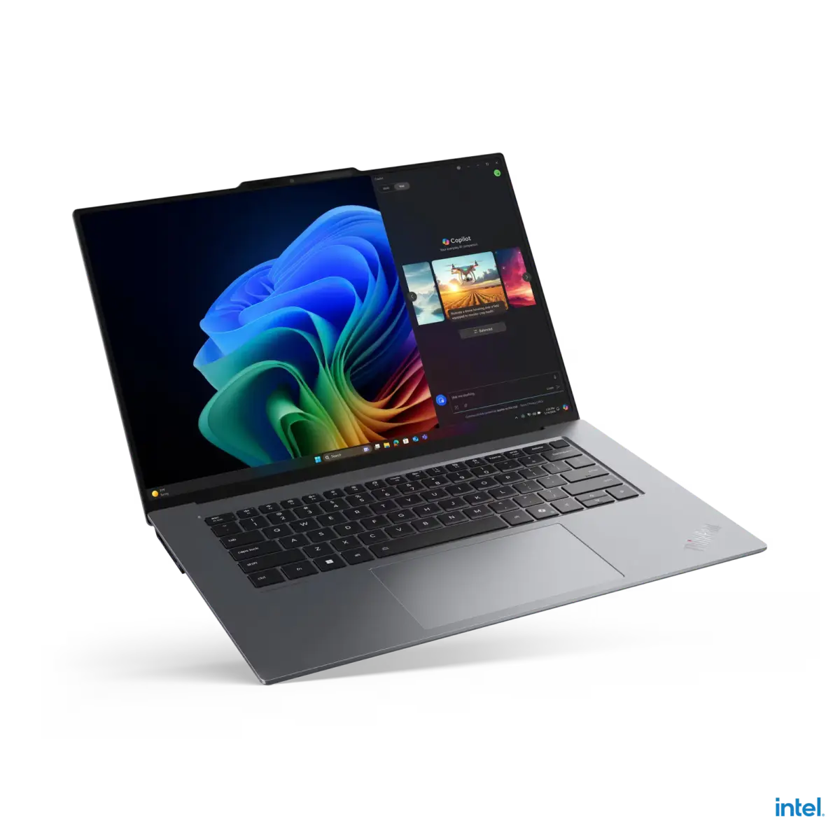 PC portable Lenovo ThinkPad X9 Gen 1 avec écran OLED en angle