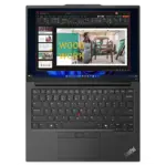 Vue de face du Lenovo ThinkPad E14 Gen 6 affichant un écran actif. Idéal pour les professionnels à la recherche de performance, de lisibilité et d’ergonomie.